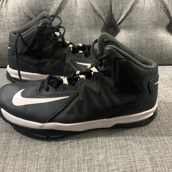 Nike Airmax Stutter Step 2 Shoes - Picture 4 of 6